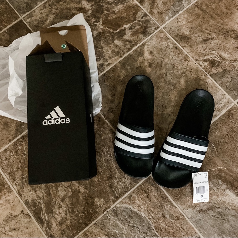 Men’s Adidas Adilette Shower Sandals, 9, New